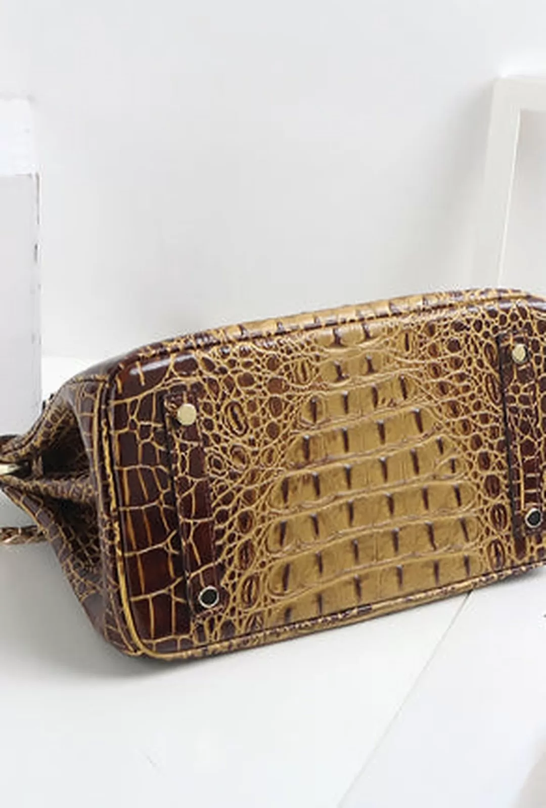 BAEZ - OMBRE CROC MESSENGER BAG