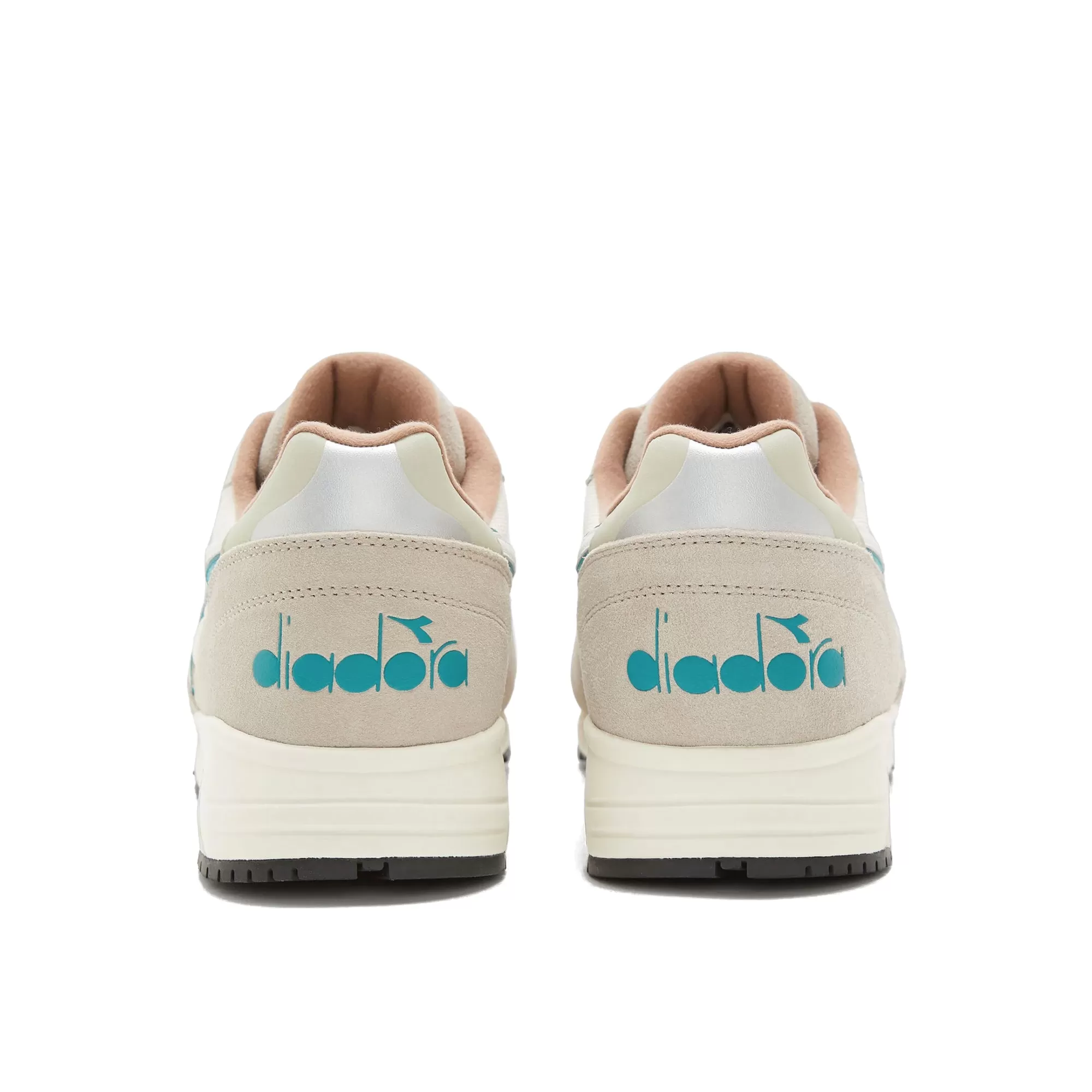 Diadora N902 Trainers - Parchment / Feather Grey / Alfalfa