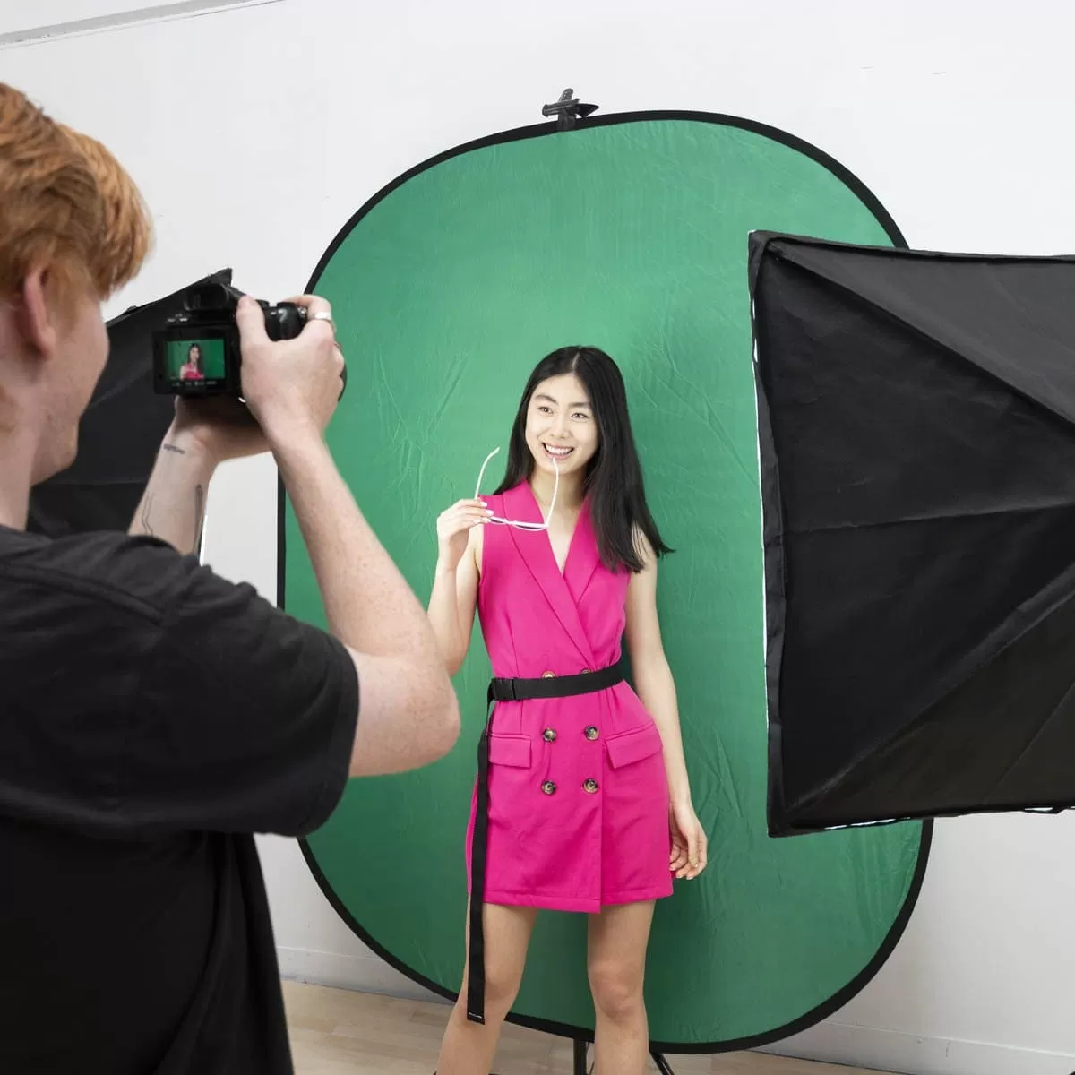 Large Chroma Key Green/Blue Double Sided Pop Up Backdrop with Stand and Peg Kit (1.5 x 2.1M)