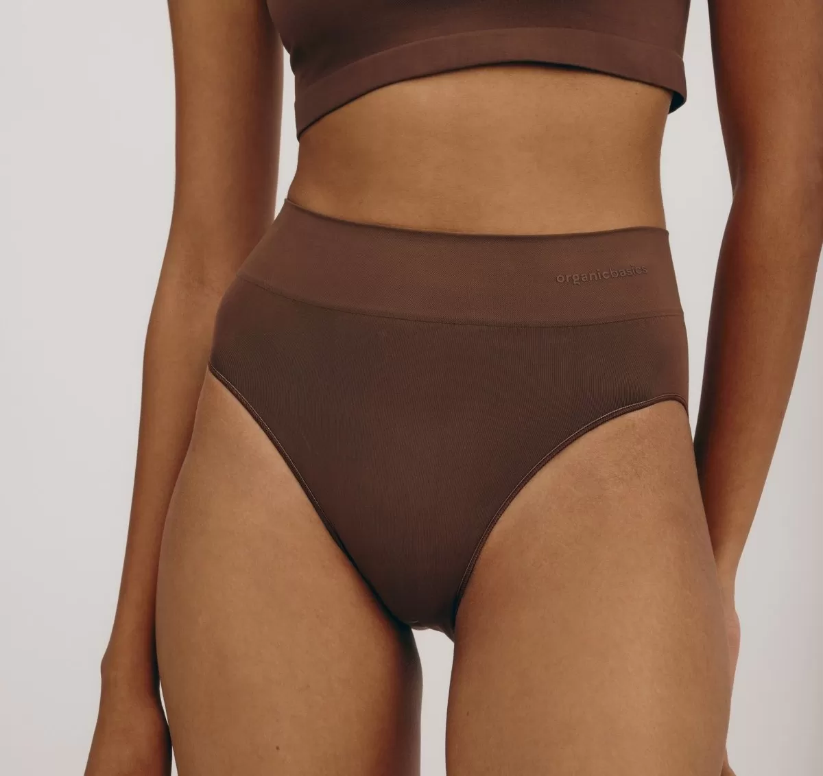 Organic Basics Smooth High-Leg Briefs Walnut