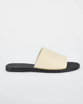 Teresa Slide • Off White / Black